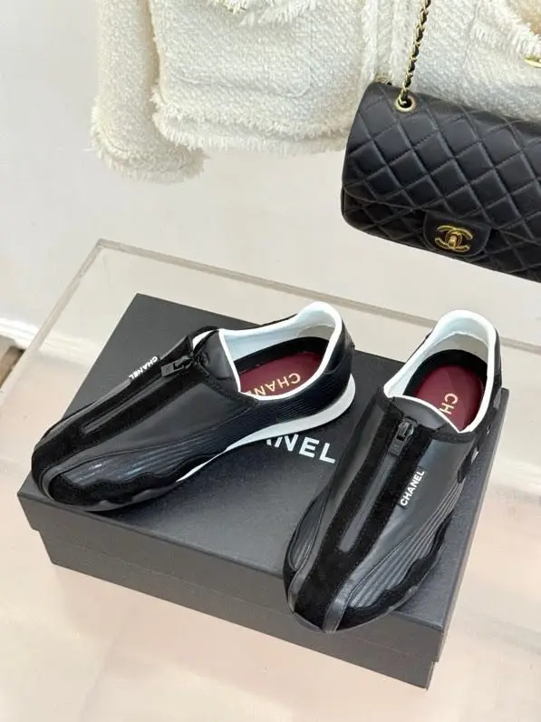 Chanel Sneakers women's Chanel 26K Double C — Photo 3