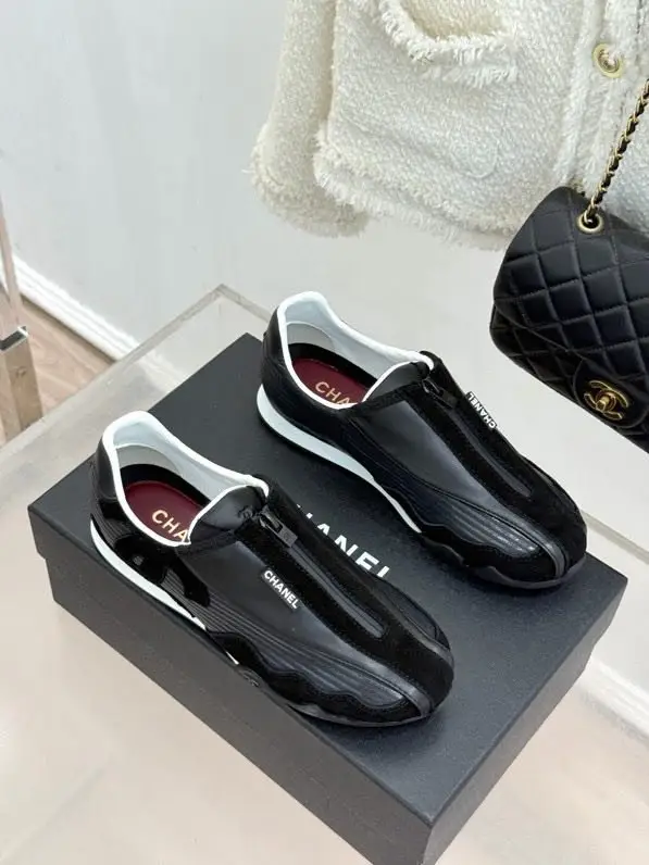 Chanel Sneakers women's Chanel 26K Double C — Photo 4