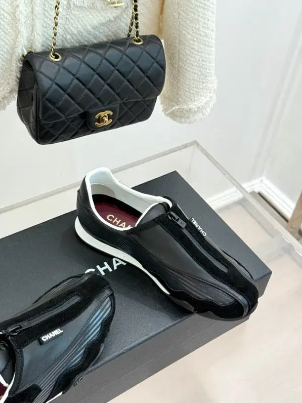 Chanel Sneakers women's Chanel 26K Double C — Photo 5