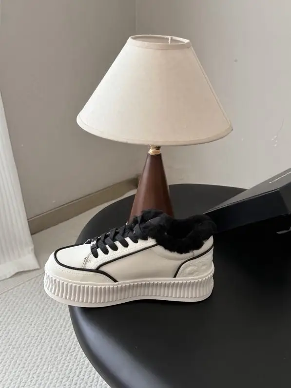 Chanel Sneakers women's on fur — Photo 2