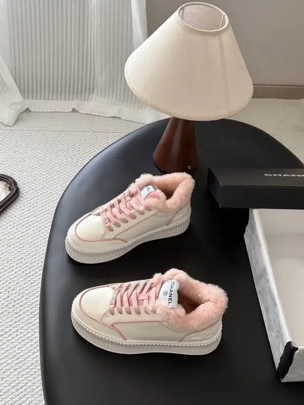 Chanel Sneakers women's on fur — Photo 2