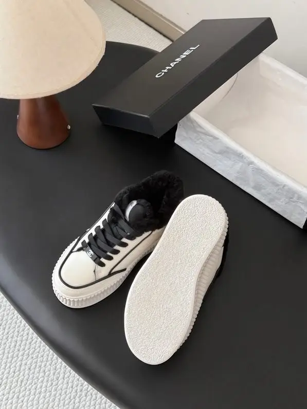 Chanel Sneakers women's on fur — Photo 4