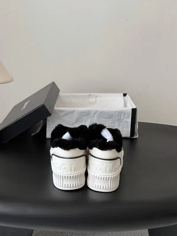 Chanel Sneakers women's on fur — Photo 5