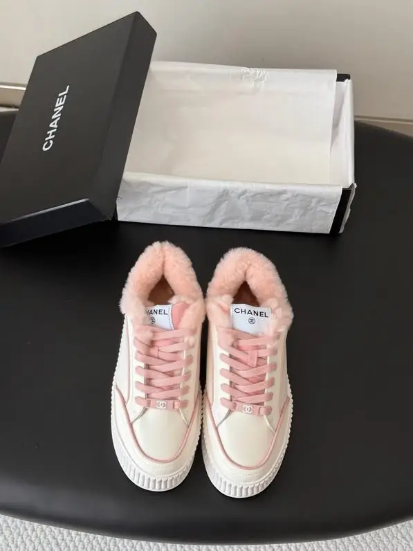 Chanel Sneakers women's on fur — Photo 5
