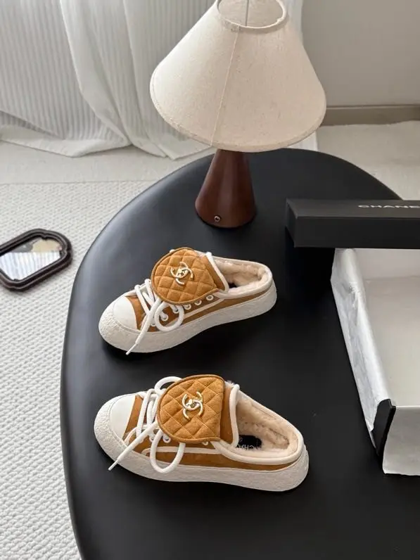 Chanel Sneakers women's winter on fur — Photo 2