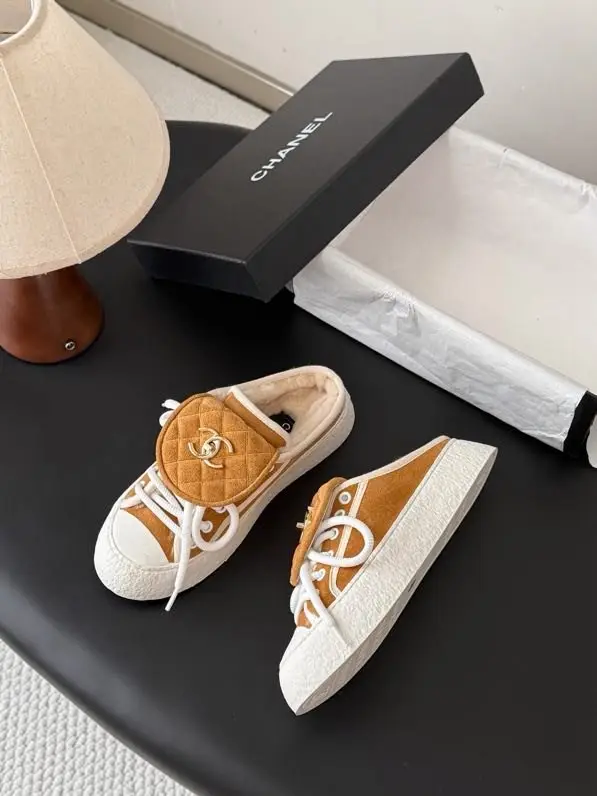 Chanel Sneakers women's winter on fur — Photo 5