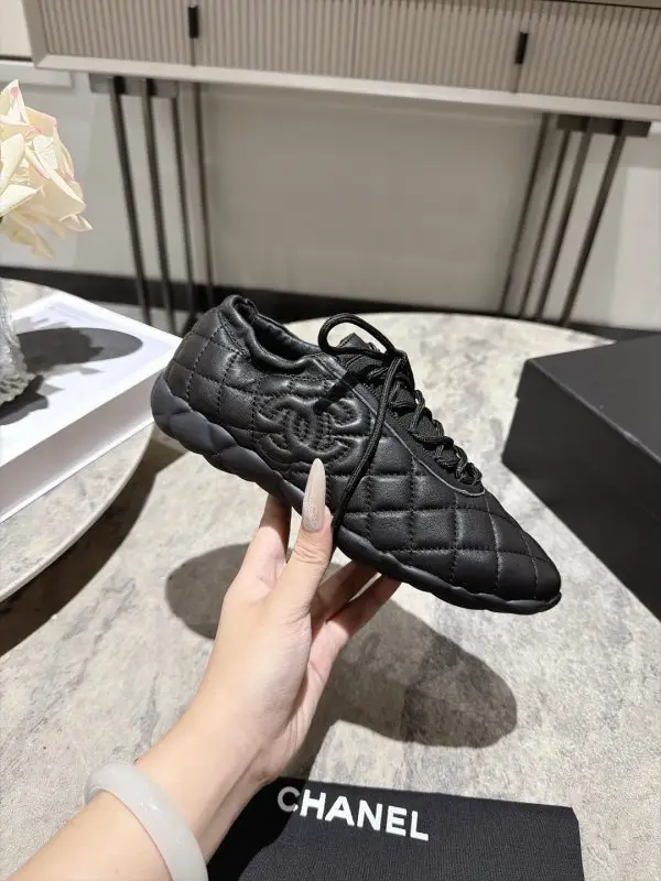 Chanel — Кросівки жіночі