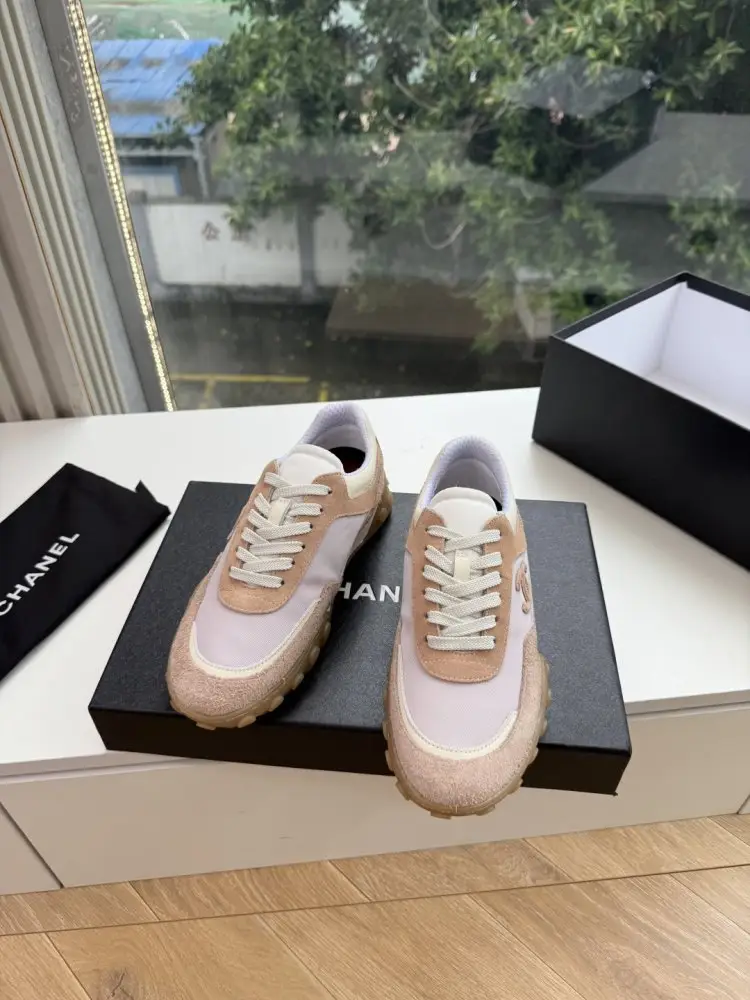 Chanel Sneakers women's — Photo 1