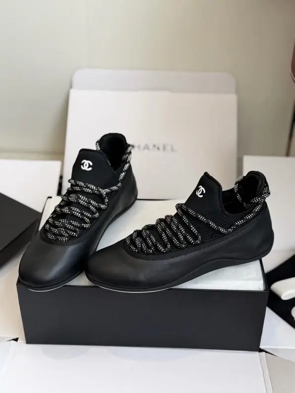 Chanel — Кросівки жіночі