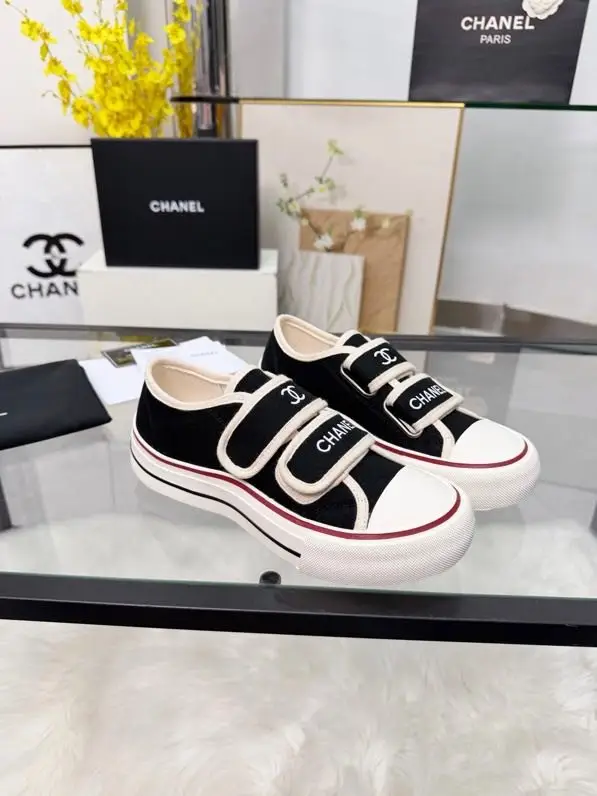 Chanel — Кросівки жіночі