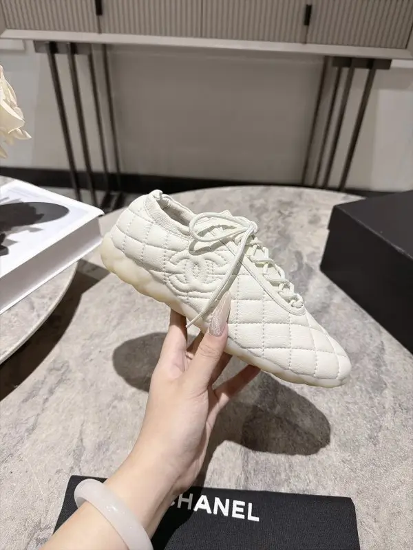 Chanel — Кросівки жіночі