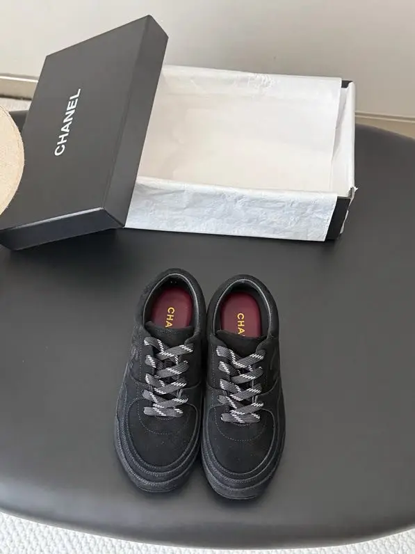 Chanel — Кросівки жіночі
