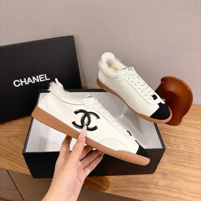 Chanel — Кросівки жіночі