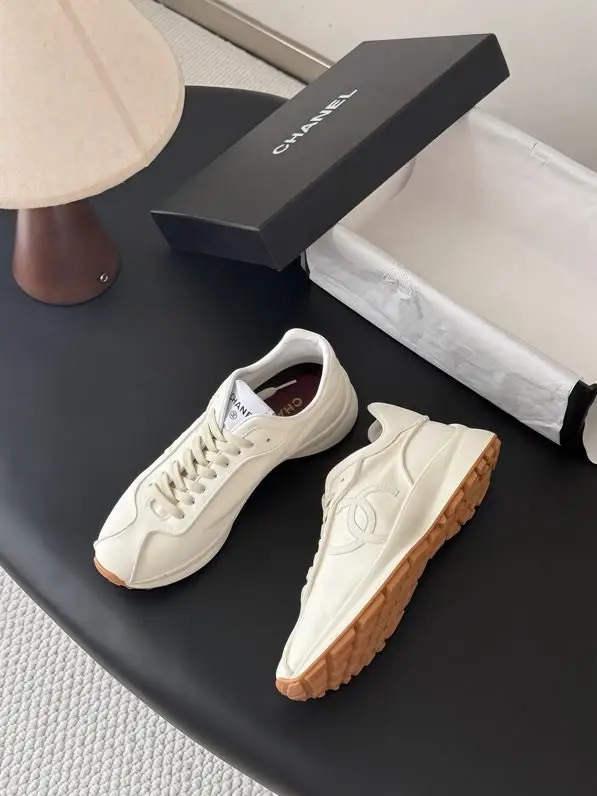 Chanel Кросівки жіночі — Фото 2