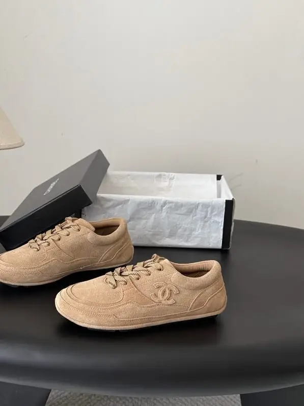 Chanel Кросівки жіночі — Фото 2