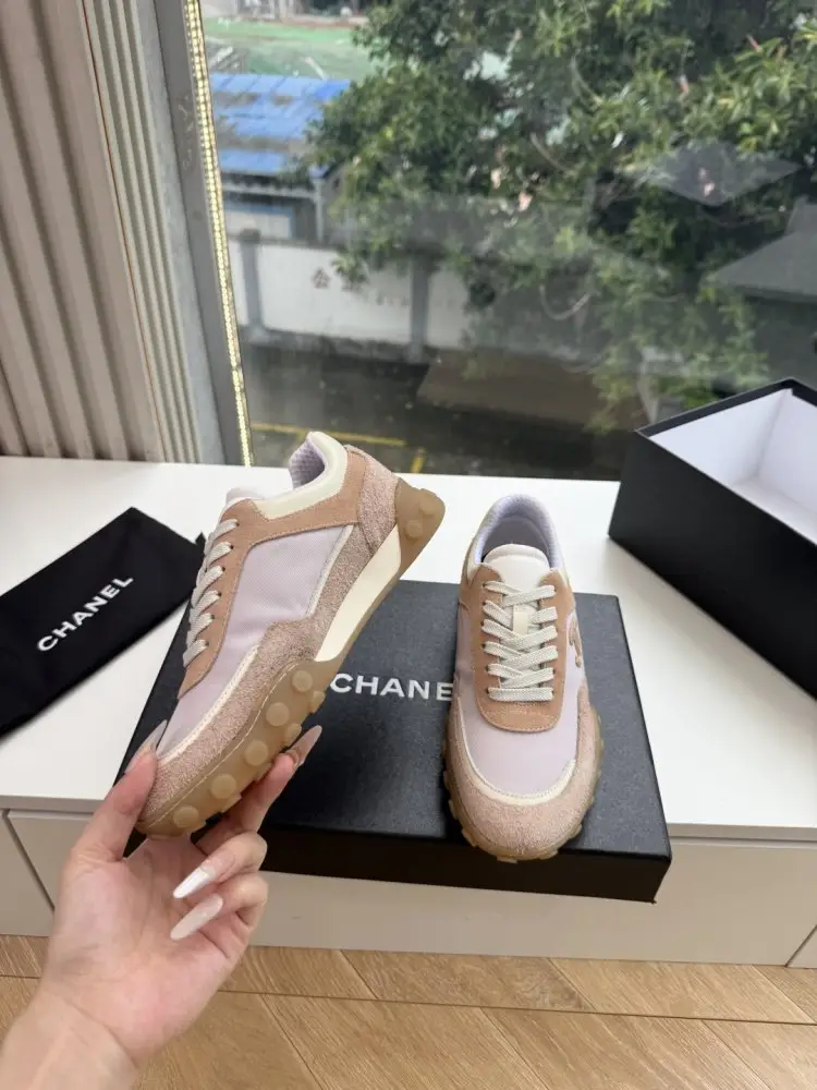 Chanel Sneakers women's — Photo 2