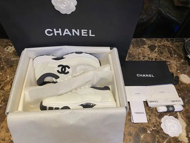 Chanel Кросівки жіночі — Фото 2