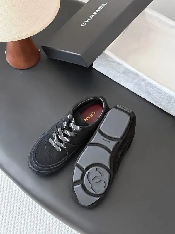 Chanel Sneakers women's — Photo 2