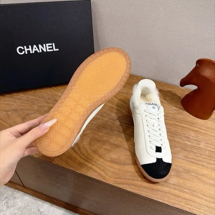 Chanel Кросівки жіночі — Фото 2