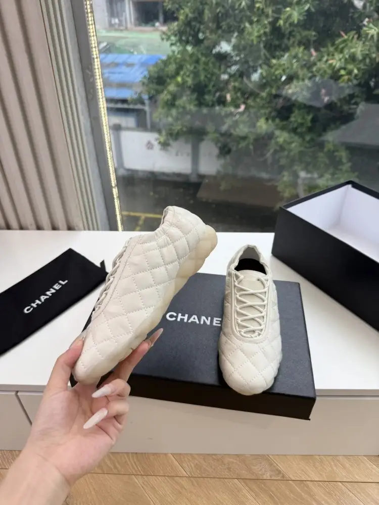 Chanel Sneakers women's — Photo 2