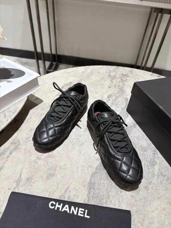 Chanel Кросівки жіночі — Фото 3