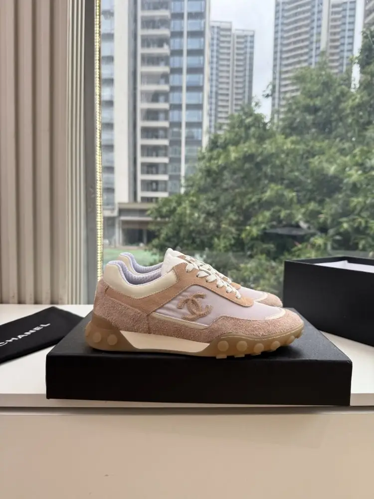 Chanel Sneakers women's — Photo 3