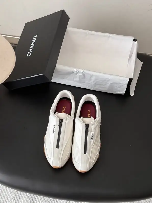 Chanel Sneakers women's — Photo 3