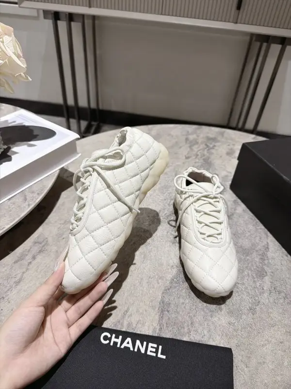Chanel Кросівки жіночі — Фото 3