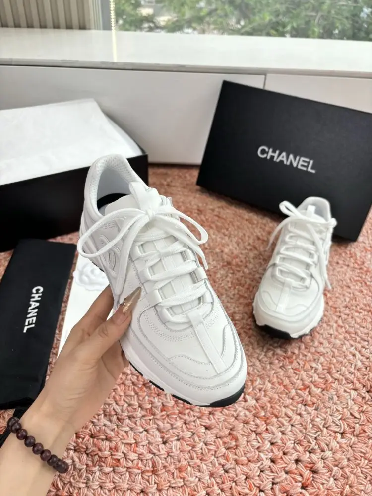 Chanel Sneakers women's — Photo 3