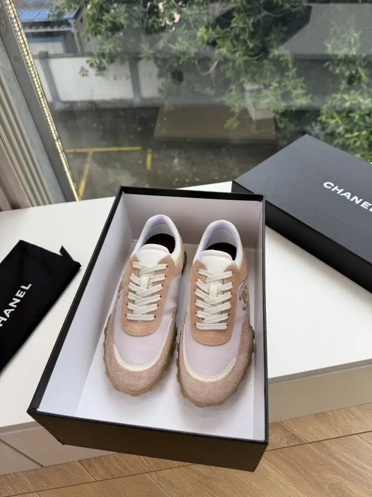 Chanel Sneakers women's — Photo 4