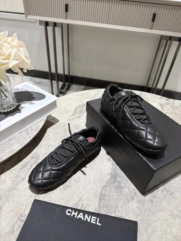 Chanel Кросівки жіночі — Фото 5