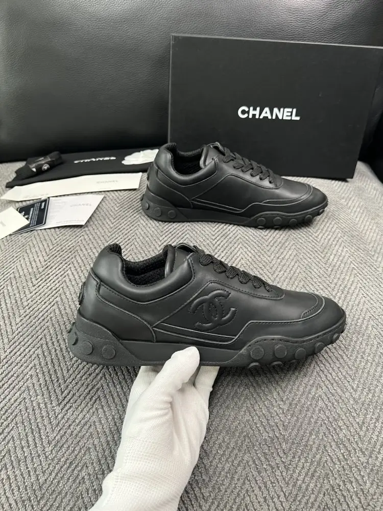 Chanel Sneakers — Photo 4
