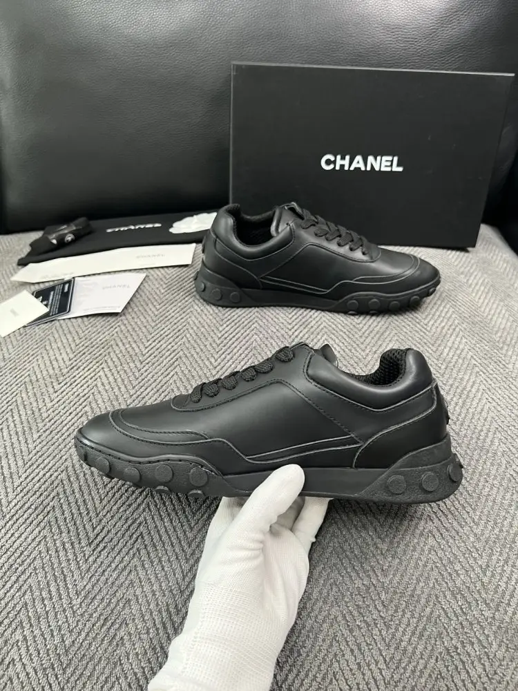 Chanel Sneakers — Photo 5