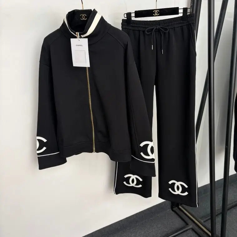 Chanel Спортивный костюм женский — Фото 2