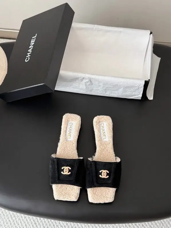Chanel Step-ins women's on fur — Photo 2