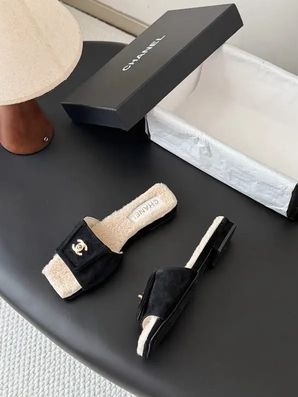 Chanel Step-ins women's on fur — Photo 5