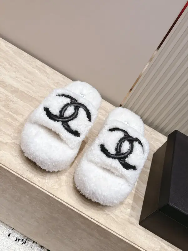 Chanel Шльопанці жіночі — Фото 2