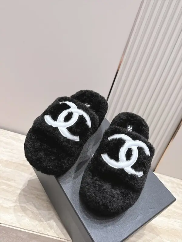 Chanel Шлепанцы женские — Фото 4