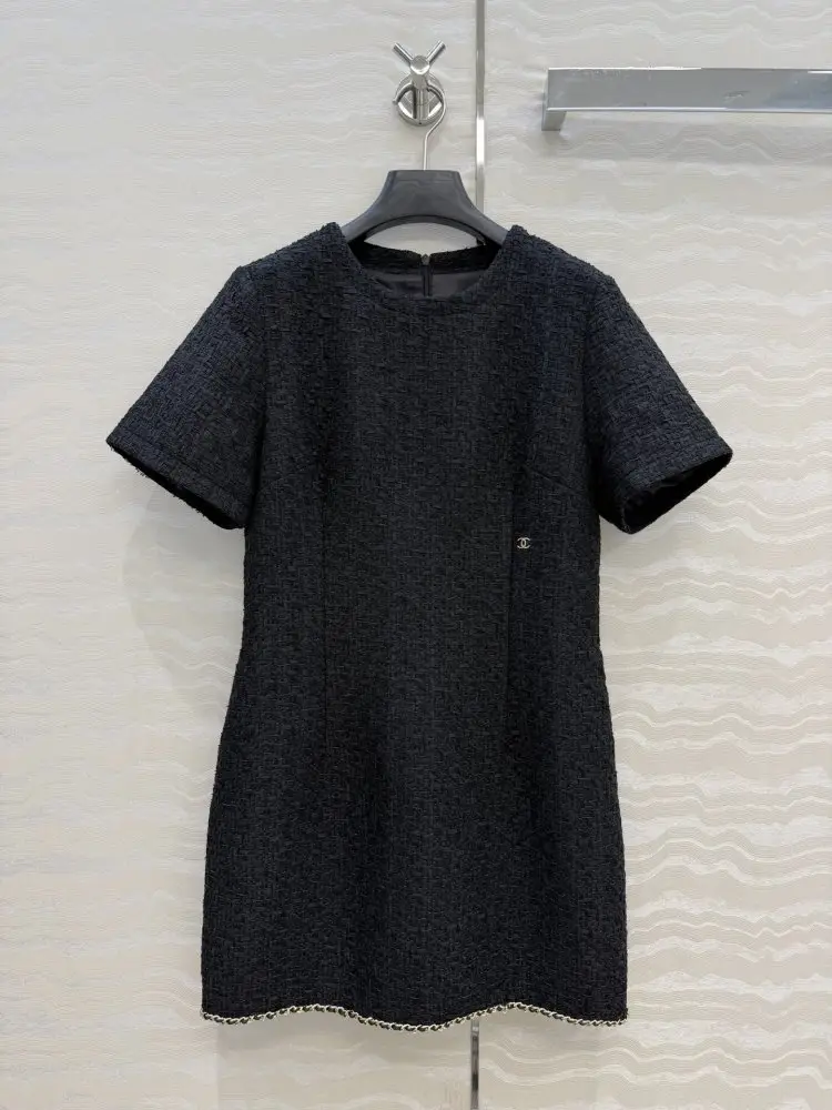 Chanel — Stylish твидовое dress