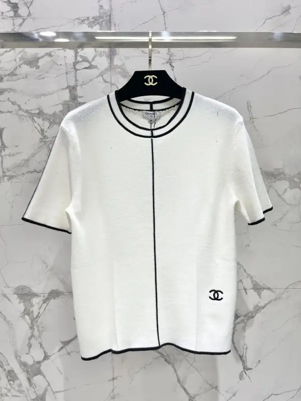 Chanel — Футболка з коротким рукавом