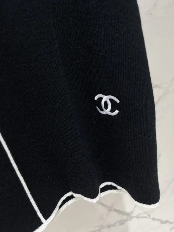 Chanel T-shirt from short sleeve — Photo 4