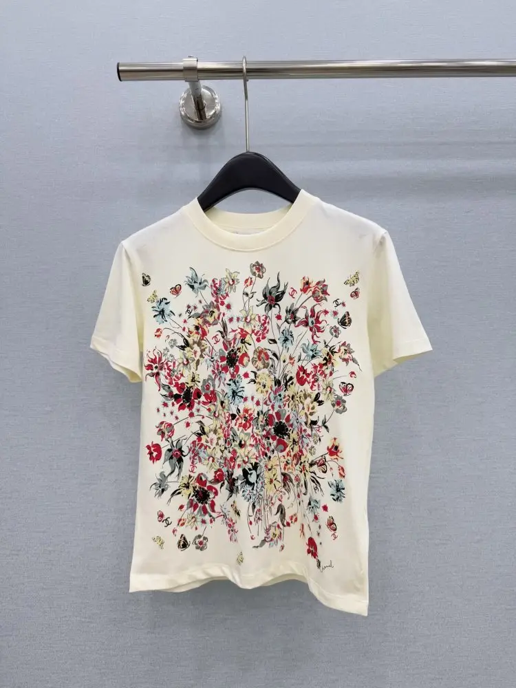 Chanel — T-shirt