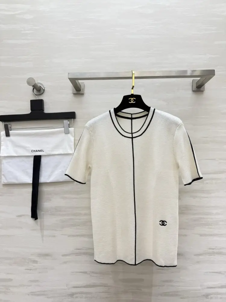 Chanel — Футболка
