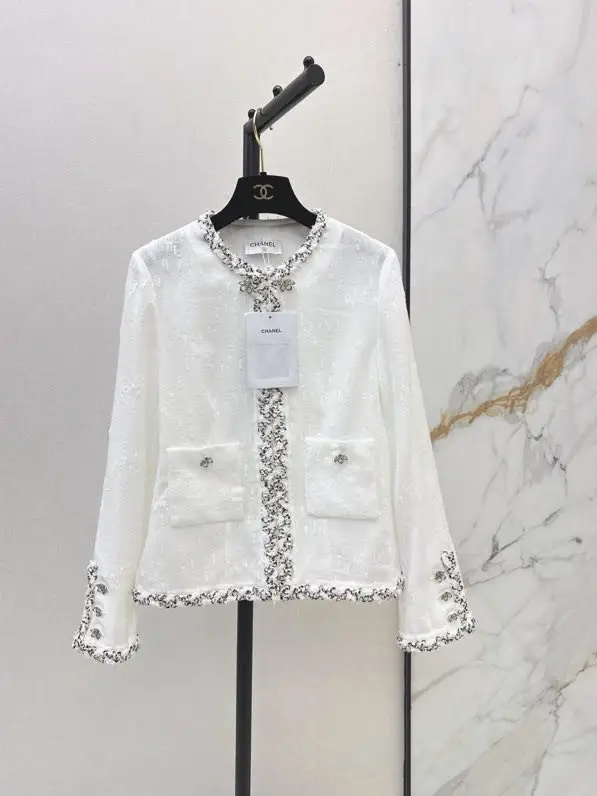 Chanel — Прозрачный жакет с круглым вырезом