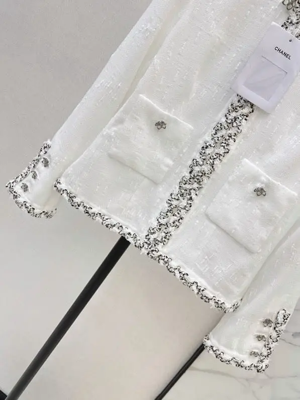 Chanel Transparent jacket from round Neck — Photo 5
