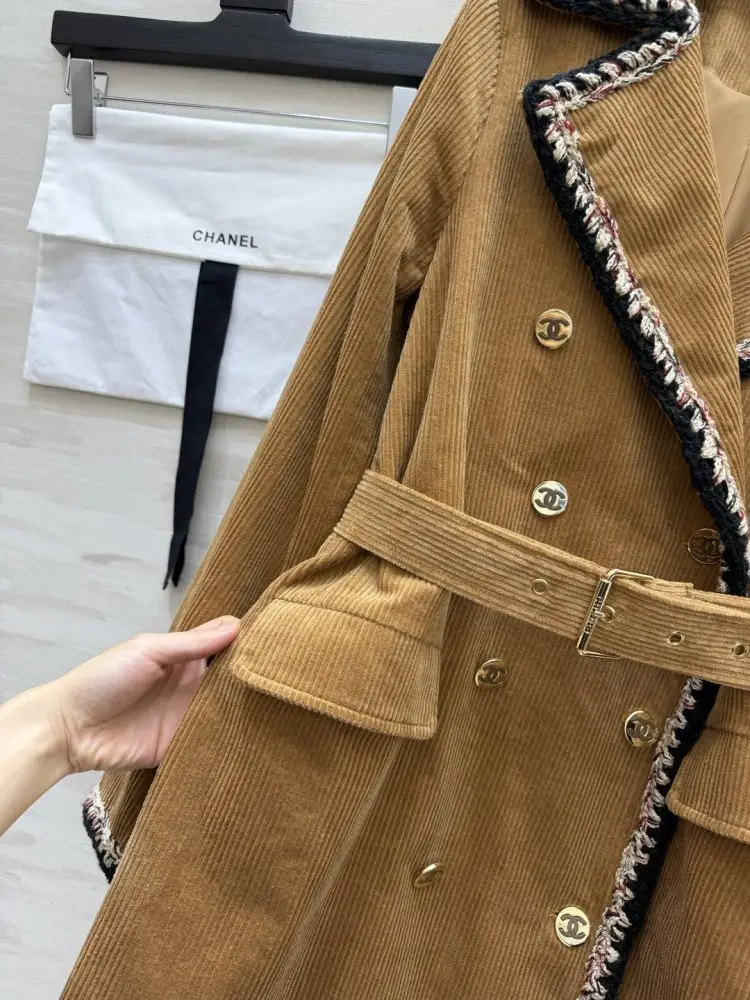 Chanel Trench female — Photo 4