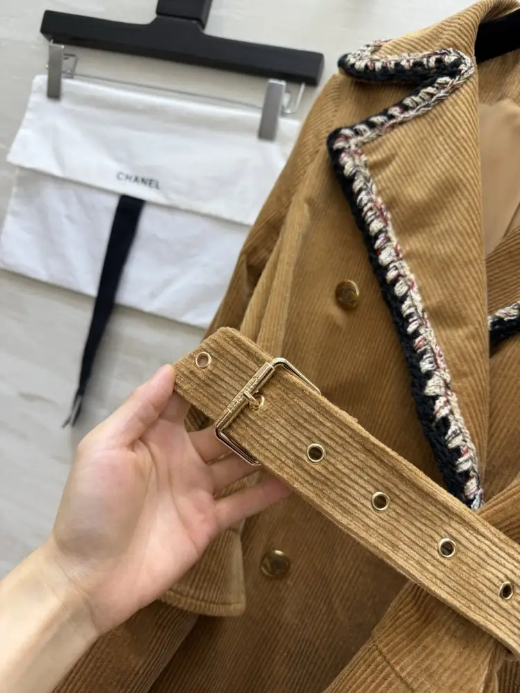 Chanel Trench female — Photo 5
