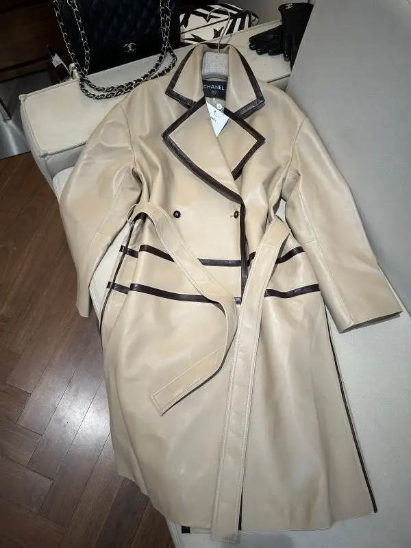 Chanel Trench leather female — Photo 3