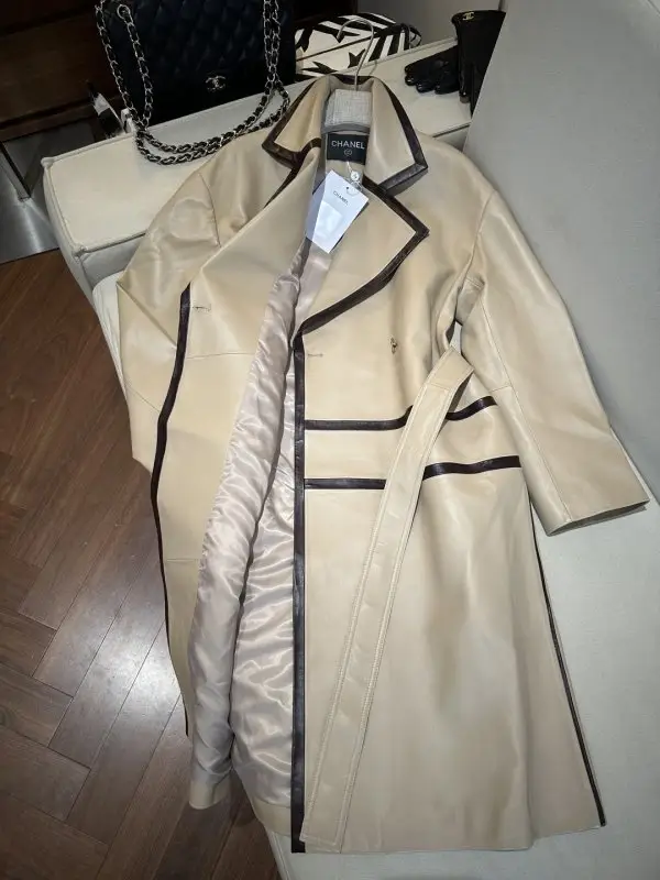 Chanel Trench leather female — Photo 5