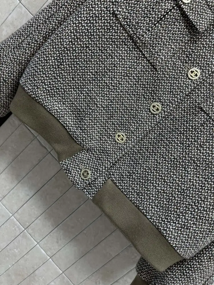 Chanel Tweed jacket from lapels women's — Photo 3